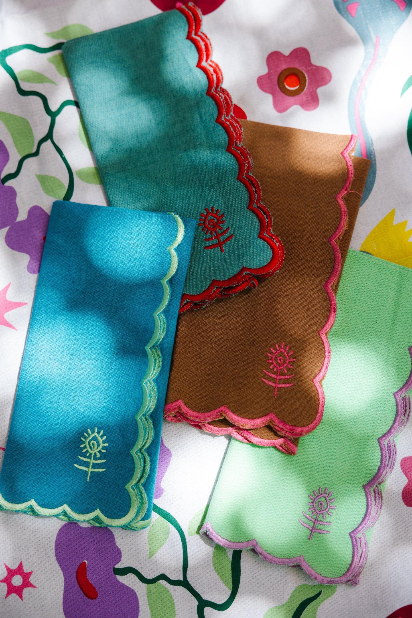 Icon Linen Napkins S/4 - Aqua + Cherry