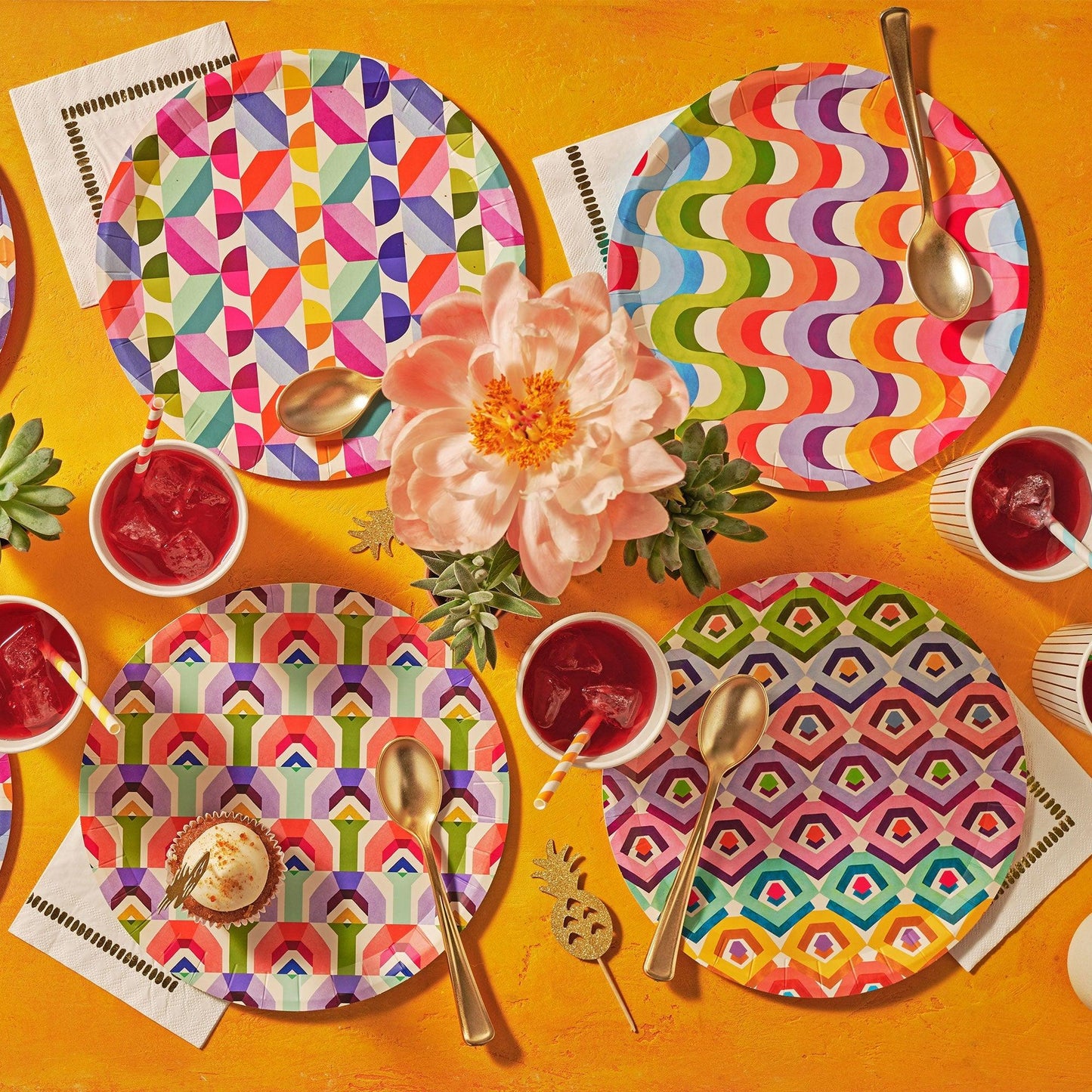 Color me Crazy Large Plates (10 per pack) | Amazing Pinatas