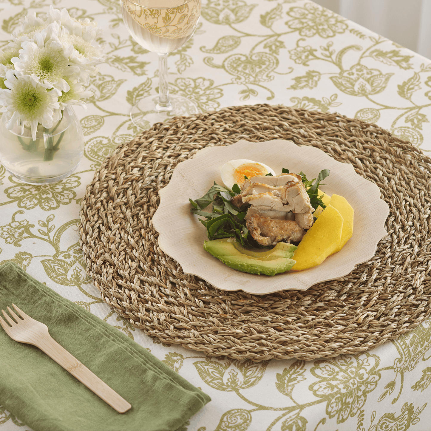 Disposable Bamboo Fancy Plates | Amazing Pinatas