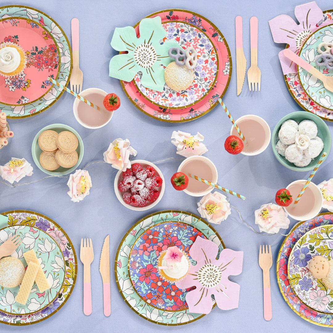 In Full Bloom Small Plates (10 per pack) | Amazing Pinatas