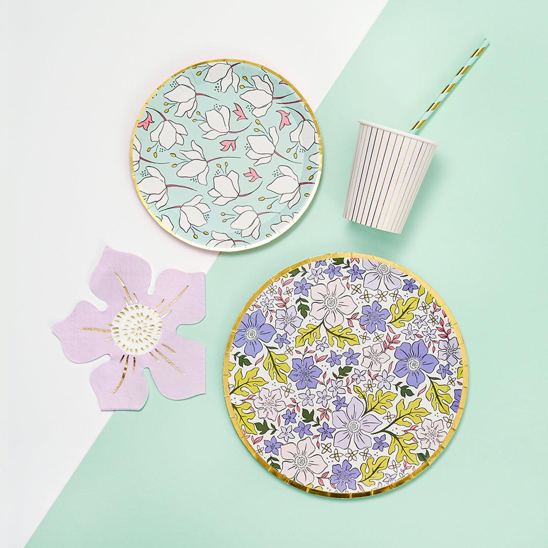 In Full Bloom Small Plates (10 per pack) | Amazing Pinatas