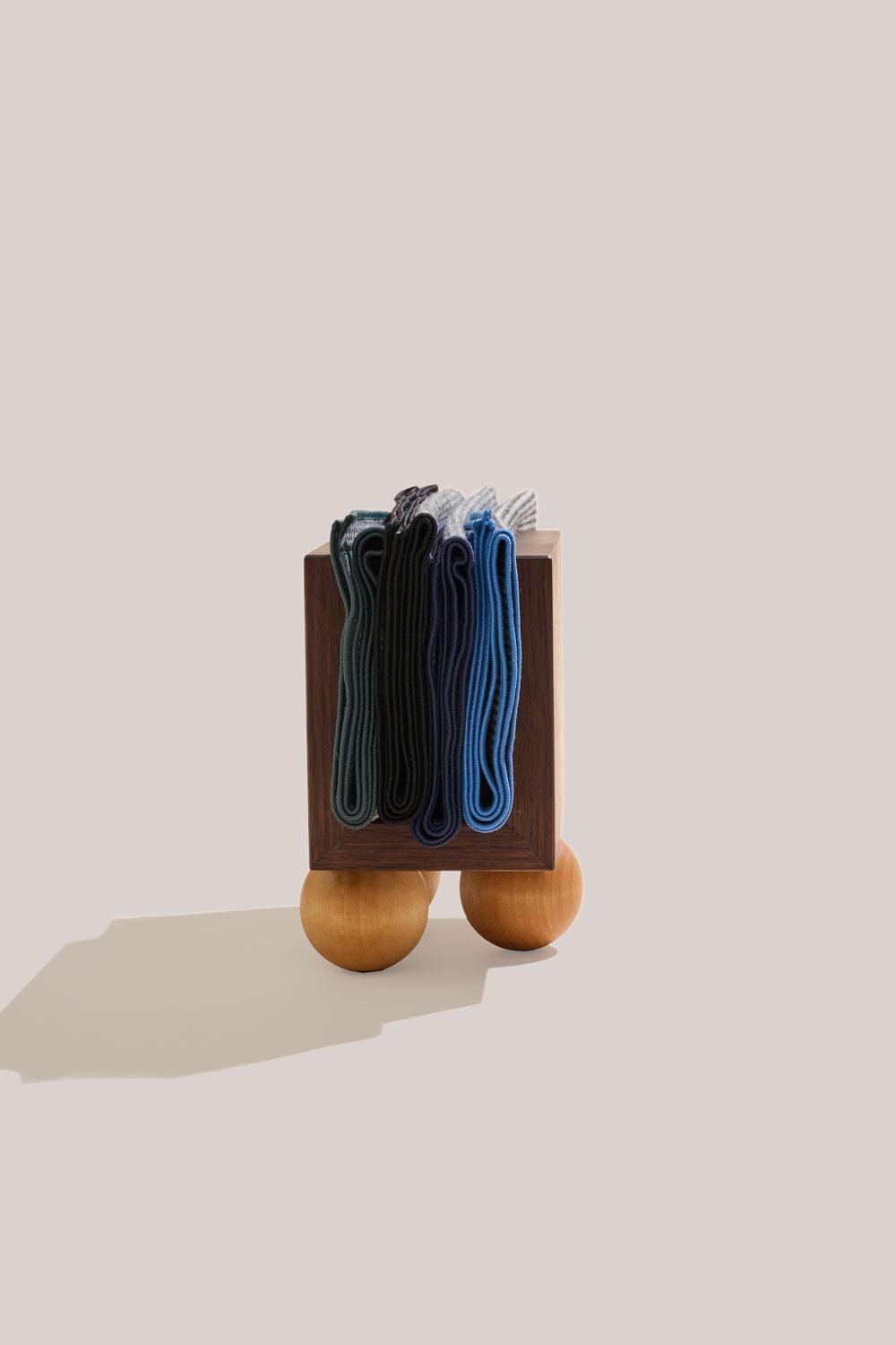 Les Trois Napkin Holder | Amazing Pinatas