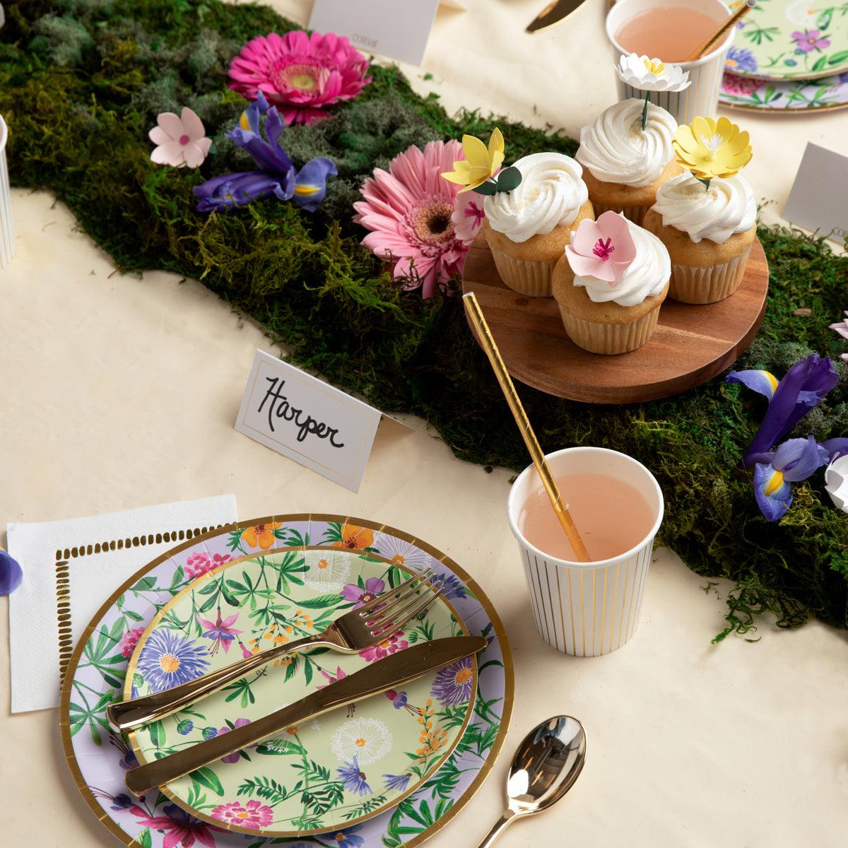Wildflowers Small Plates (10 per pack) | Amazing Pinatas
