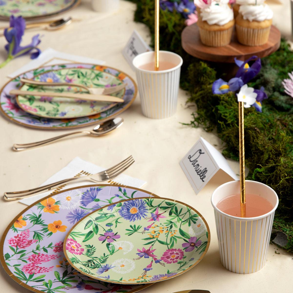 Wildflowers Small Plates (10 per pack) | Amazing Pinatas