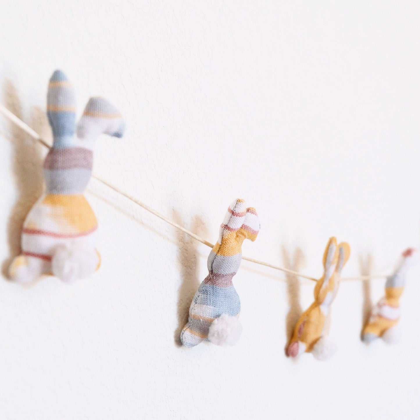 Easter Garland | Amazing Pinatas 