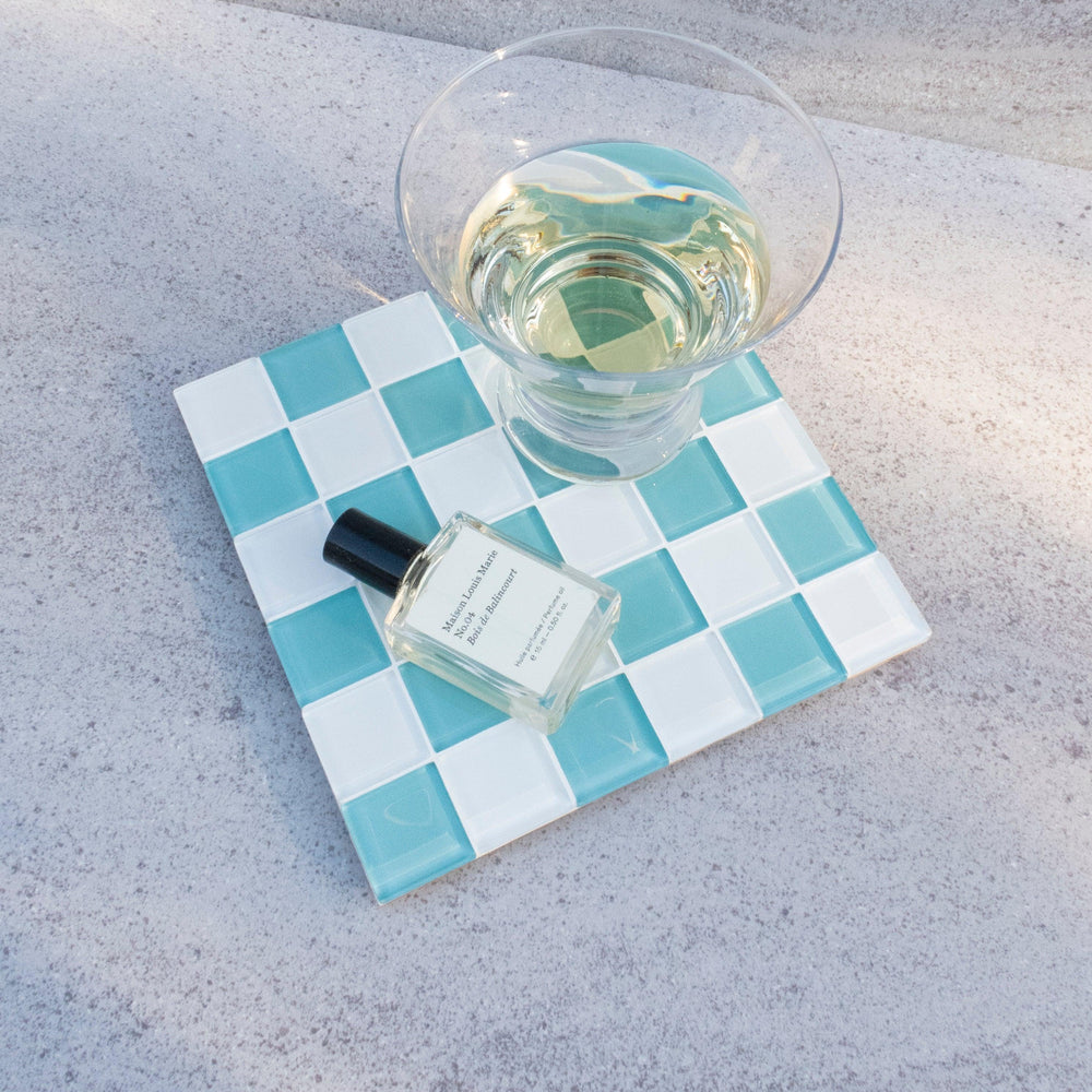 
                  
                    GLASS TILE DECORATIVE TRAY - Teal & White Checkered | Amazing Pinatas 
                  
                