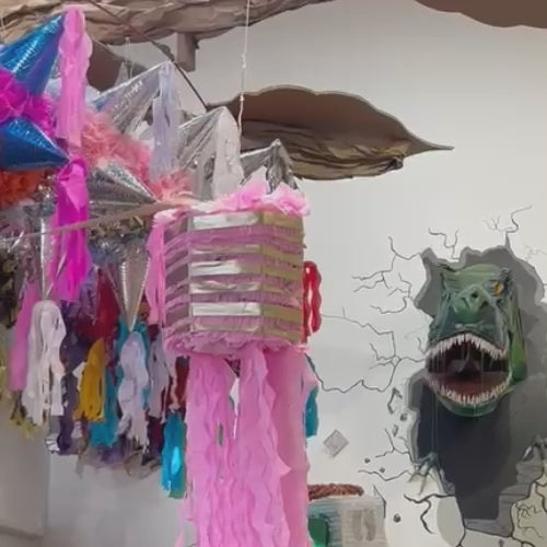 
                  
                    Cargar y reproducir video en el visor de la galería, spinblast piñata hit free , fun, safe and eco friendly piñata. unravel the ribbon to unlock a burst of treats and surprises in all directions.
                  
                