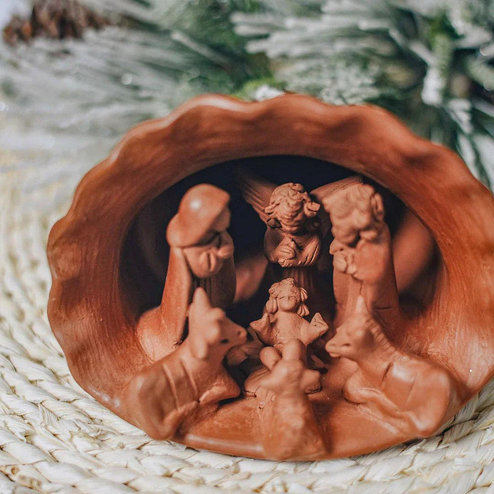 Small Terracotta Shell Nativity | Amazing Pinatas 