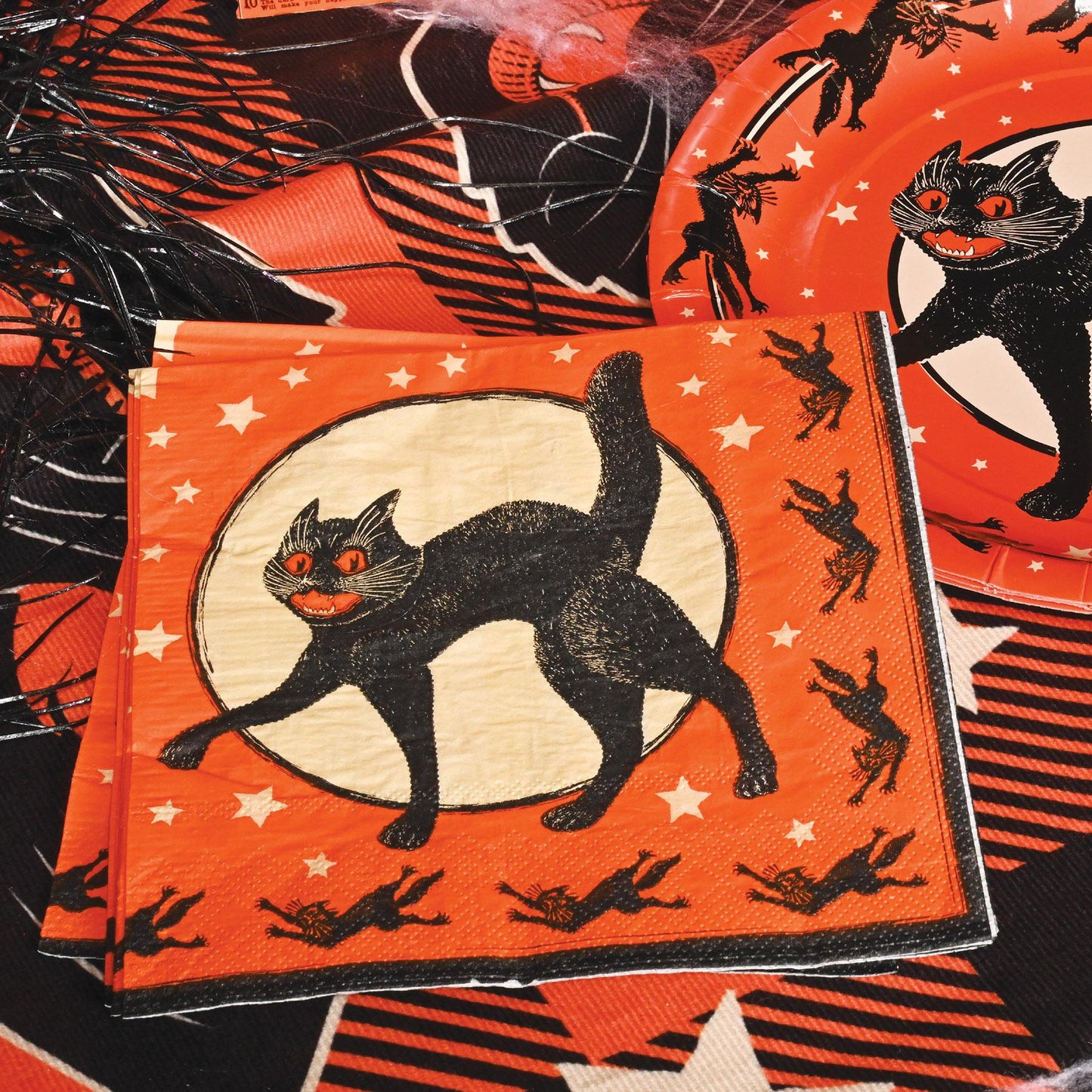 Vintage Halloween Luncheon Napkins (16 per Package) | Amazing Pinatas 